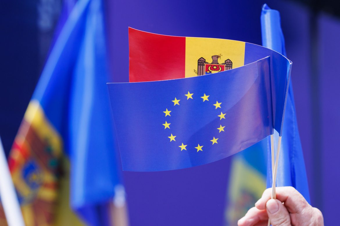 Ancheta Comisiei Europene concluzionează provizoriu că lanțurile valorice EV din China beneficiază de subvenții neloiale; taxe compensatorii provizorii de până la 38,1%