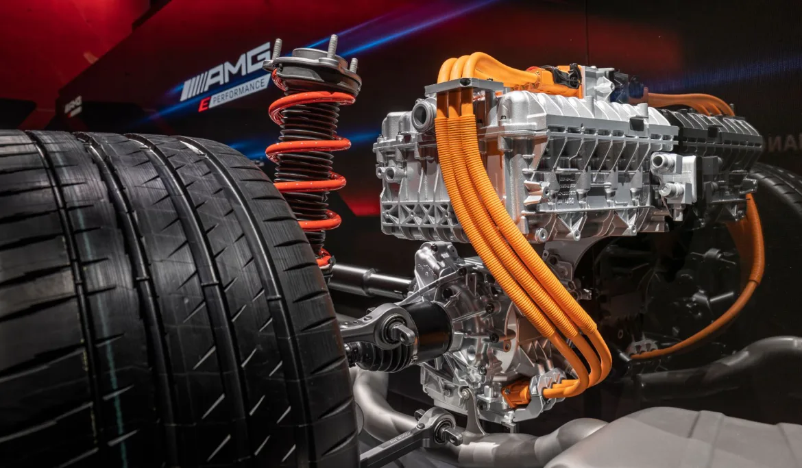 Mercedes AMG High Performance Powertrains lansează un nou sistem inovator de baterii solid-state